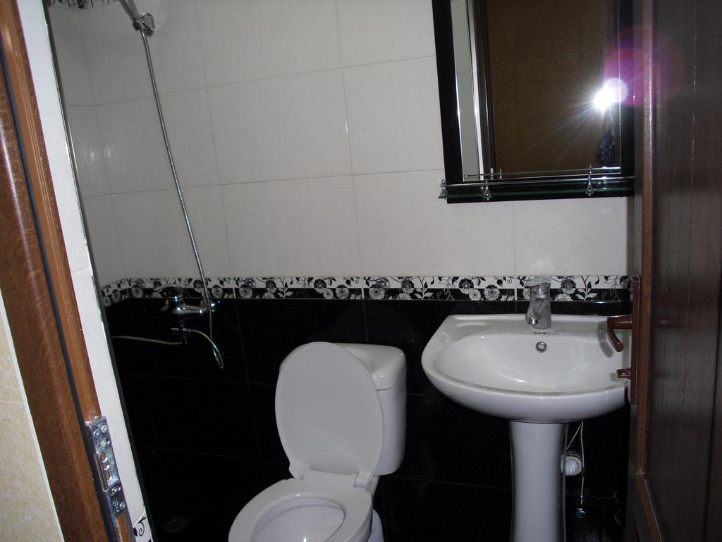 Suliko Guest House Batumi Quarto foto