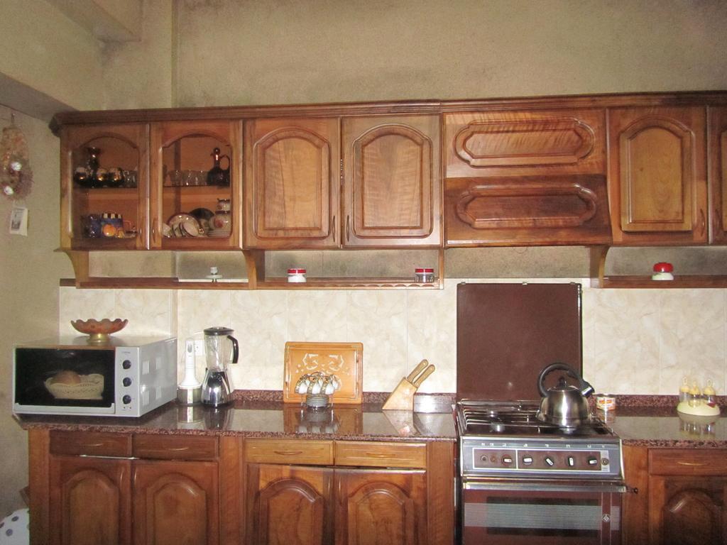 Suliko Guest House Batumi Quarto foto