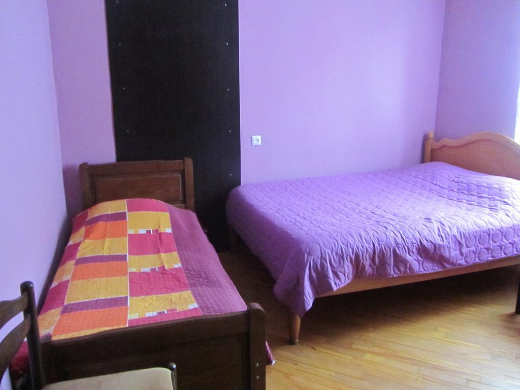 Suliko Guest House Batumi Quarto foto