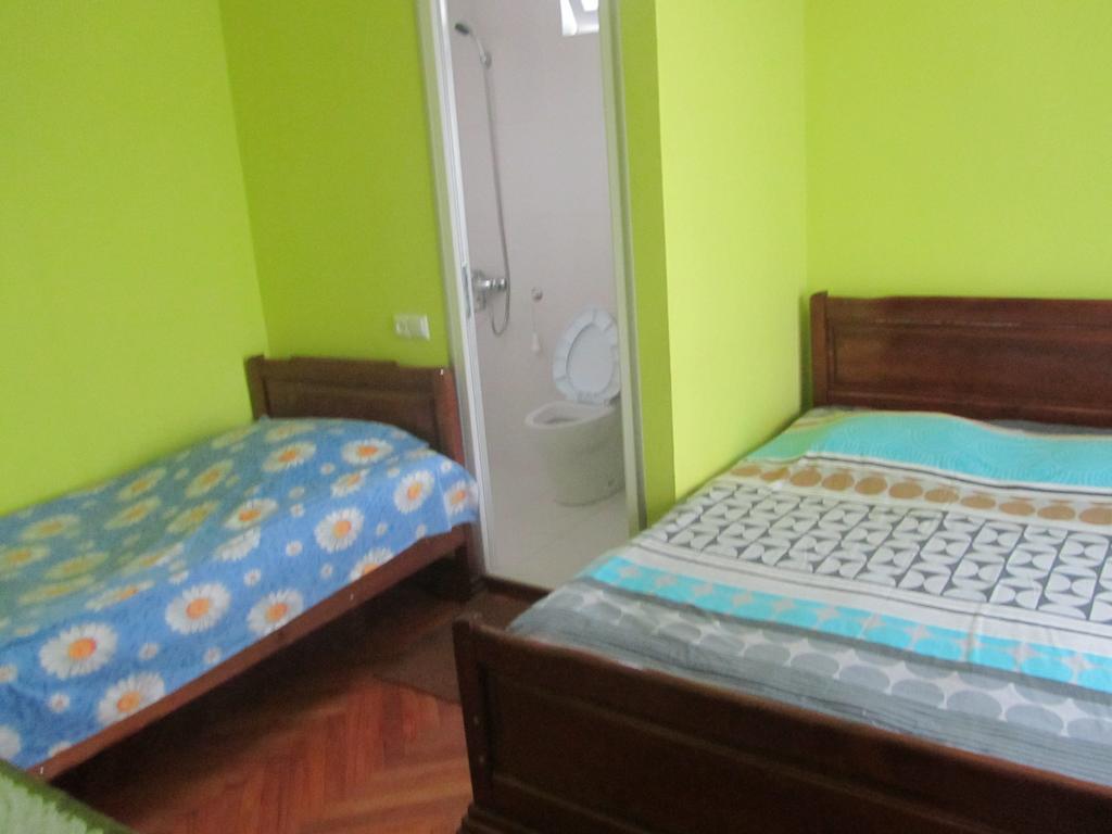 Suliko Guest House Batumi Quarto foto